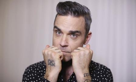 Robbie Williams no canta más “Angels” porque se emociona