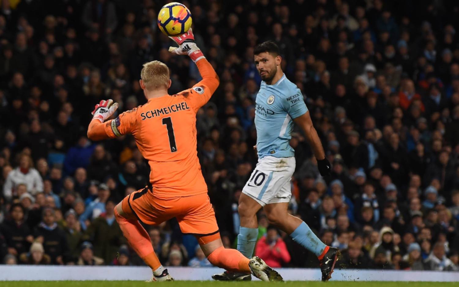 Agüero se despachó con cuatro goles en la victoria del City