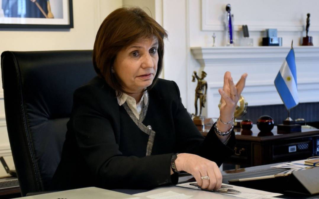 Bullrich expresó su "tristeza" por el crimen del cadete de la Policía de La Rioja