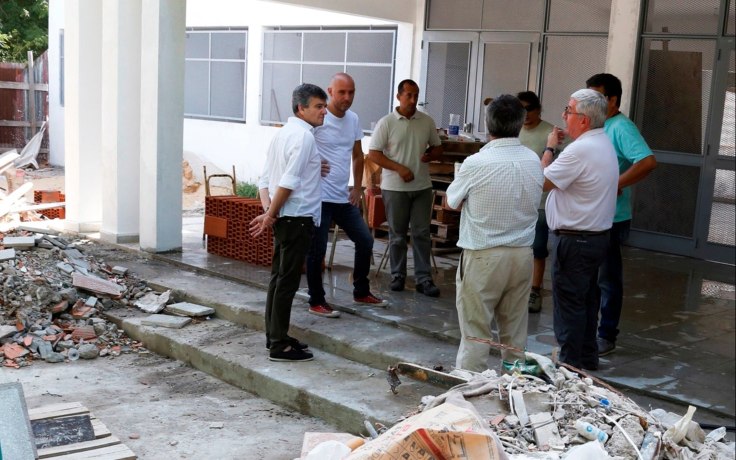 Zabaleta recorrió obras de infraestructura escolar en Hurlingham