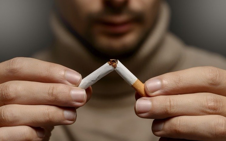 Un estudio demuestra que los restos de tabaco permanecen durante meses en una habitación