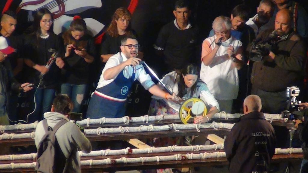 El salame más largo del mundo está en Tandil y mide 50 metros