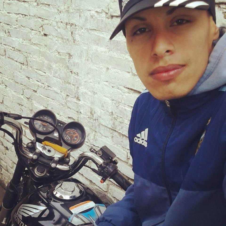 Murió el joven de 23 años que se resistió al robo de su motocicleta en Villa Elvira