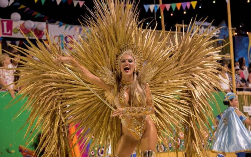 Los feriados de Carnaval hacen bailar a todo el país y rompen récord turístico