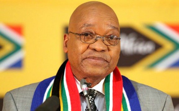 El partido gobernante de Sudáfrica le pide a Zuma que abandone la presidencia
