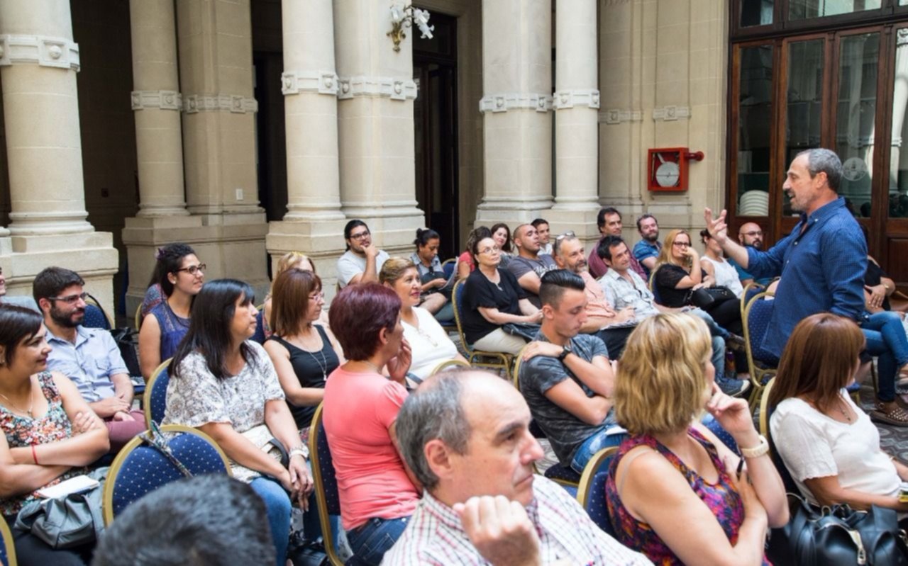 El municipio y el IPAP capacitaron a personal jerárquico