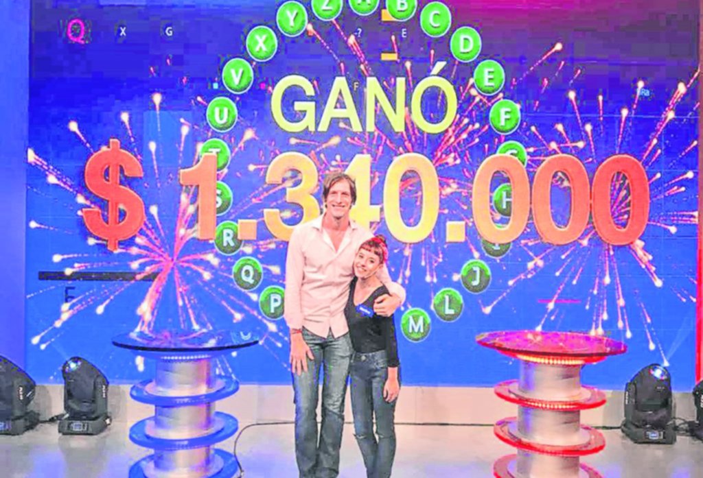 Una chica se hizo millonaria en la tele y se lo dedicó a Racing