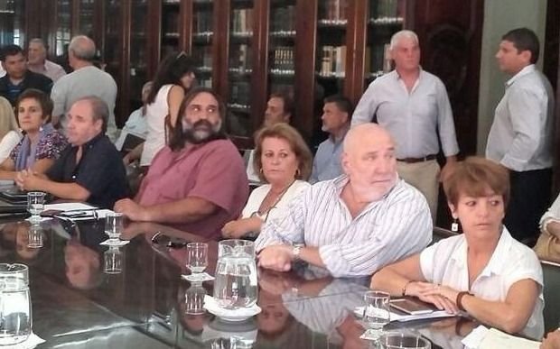 Gremios dicen que el inicio de clases "depende de una decisión del Gobierno"