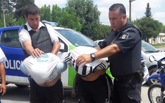 Dos motochorros detenidos por robo a mano armada en Melchor Romero