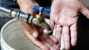 Aysa anunció baja presión o falta de agua en Quilmes Oeste