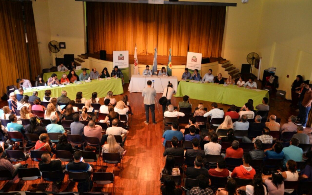 El Concejo de Hurlingham manifestó su rechazo a las políticas económicas y los despidos del Gobierno