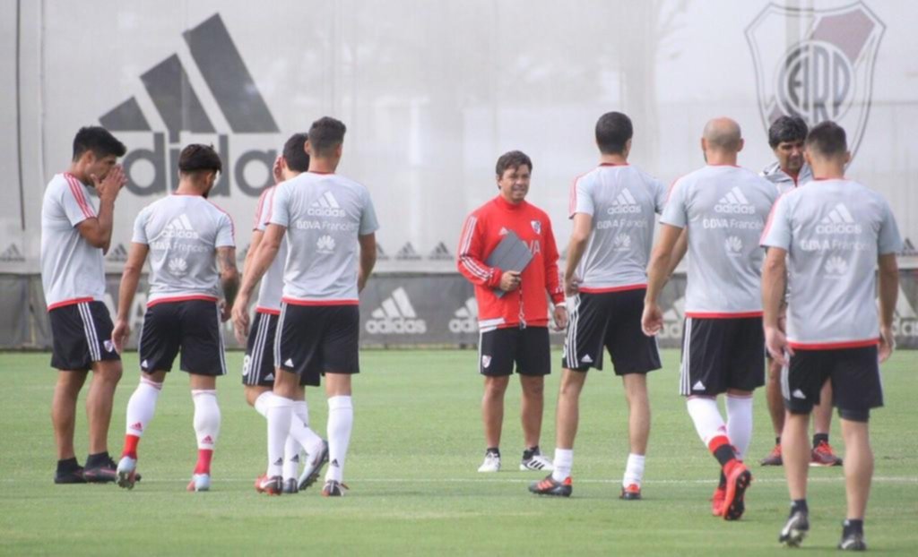 River, inmerso en una crisis, ya piensa en su excursión a Río