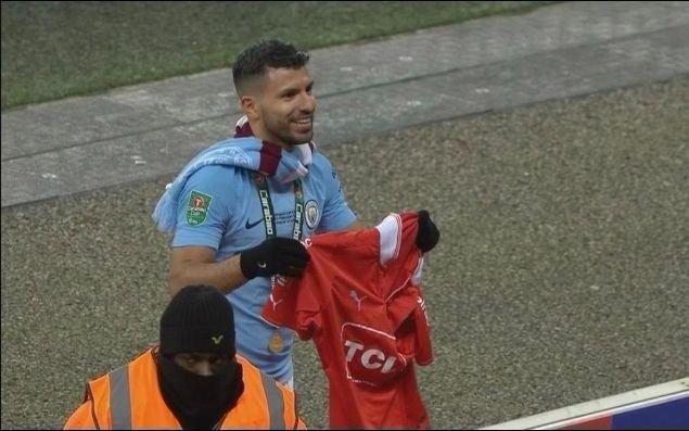 El particular festejo del Kun Agüero en la tarde feliz del Manchester City