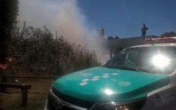 Un incendio de residuos mantuvo en vilo a la comunidad de Hernández