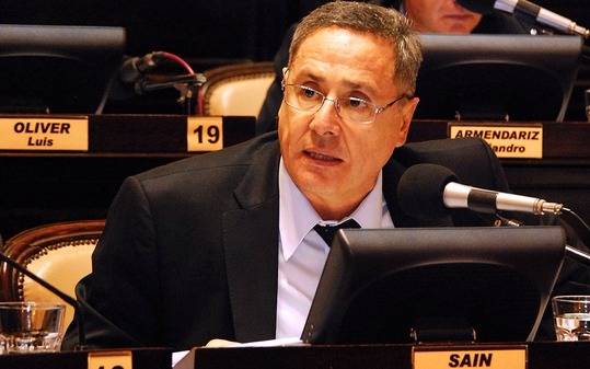Denuncian a un ex director de inteligencia por revelar la ubicación de una base de la AFI 