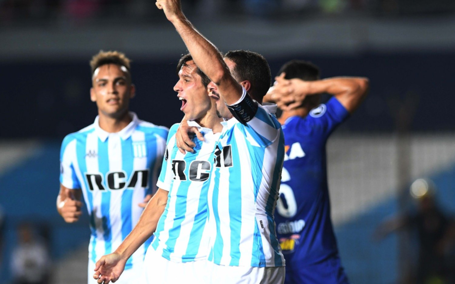 Racing venció a Cruzeiro en el estreno por Copa Libertadores