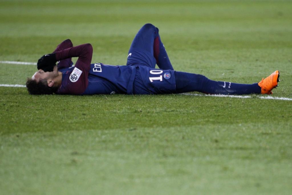 Neymar, seis semanas afuera del campo