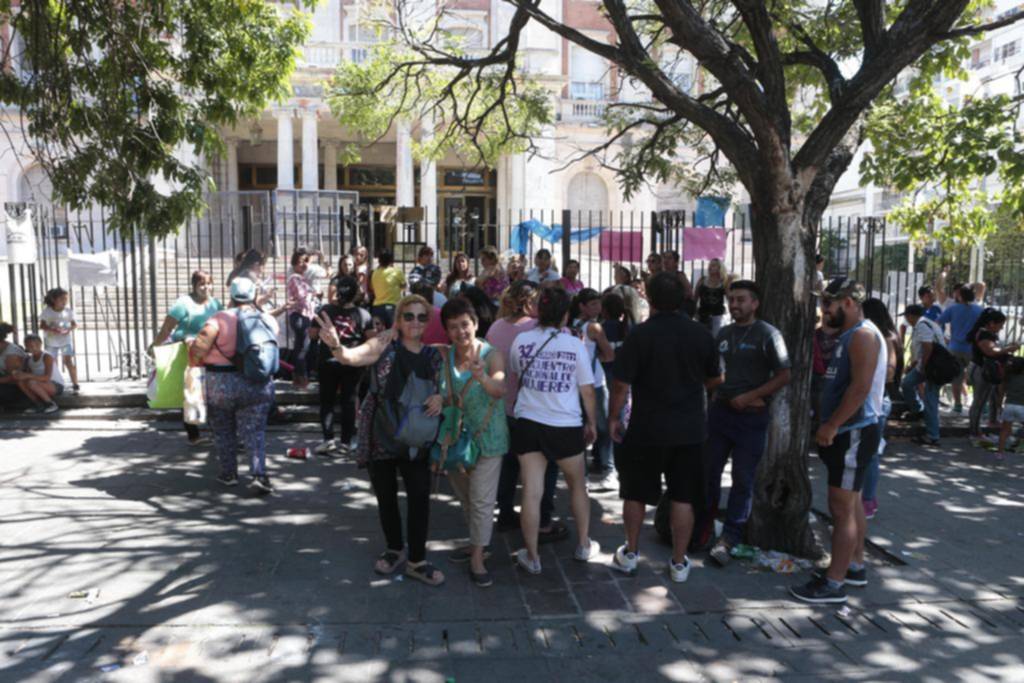 Protesta frente al edificio de Tribunales Federales para pedir por el “Pata” Medina