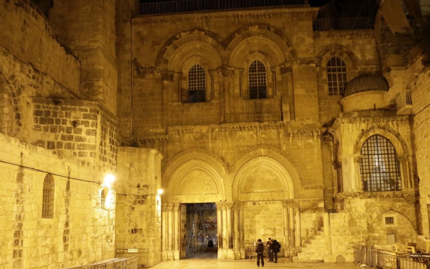 Tras la polémica, reabrieron las puertas del Santo Sepulcro de Jerusalén