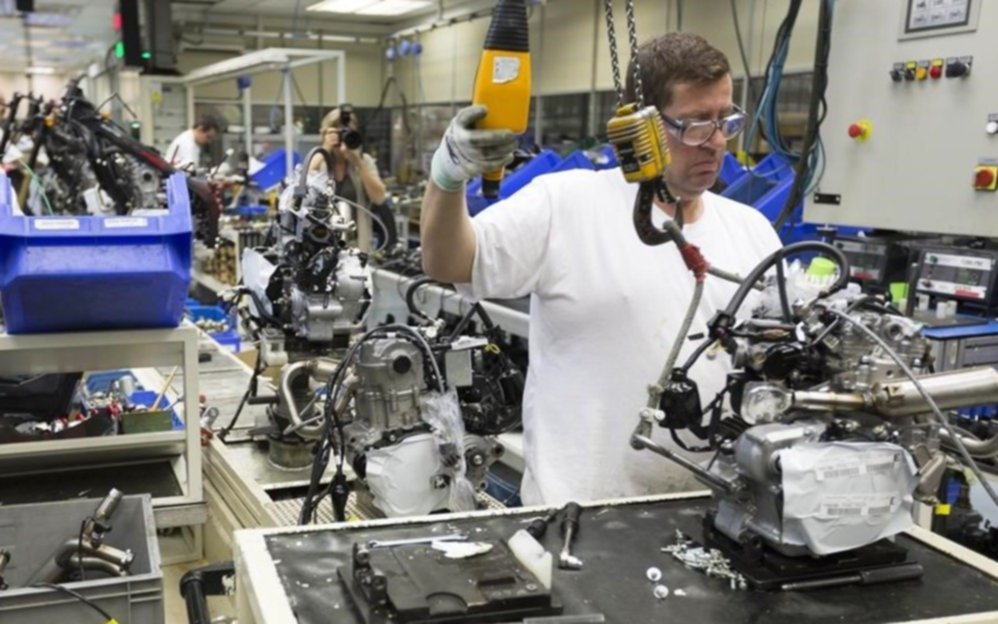 La industria creció un 2,6% y la construcción un 19% en enero
