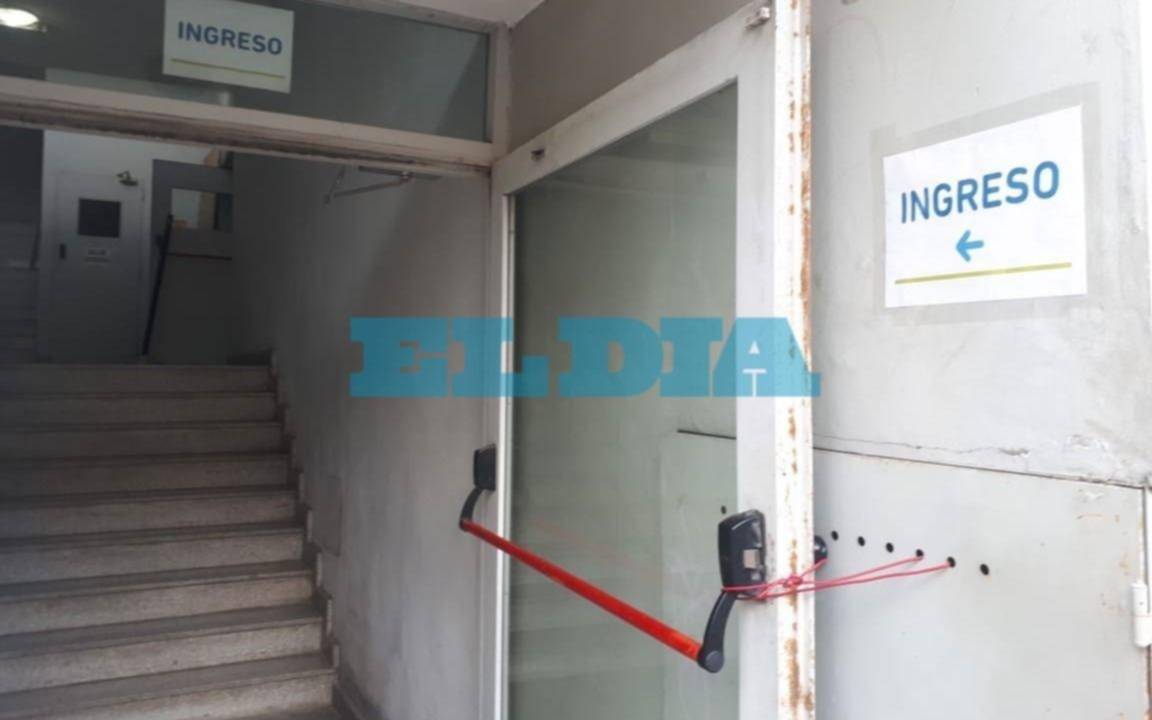 Trabajadores de IOMA en alerta por una serie de reclamos edilicios