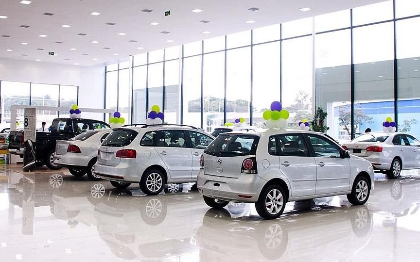 Caída interanual del nivel de patentamientos: autos bajó 50,4% y motos 44,4%