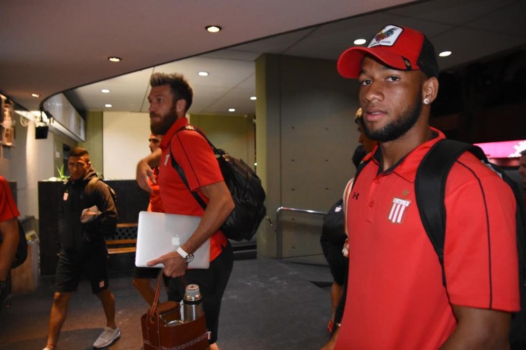 El plantel se instaló en San Juan a la espera del partido