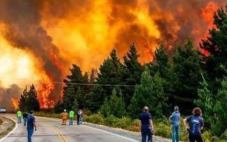 Sigue sin control el incendio en Epuyén
