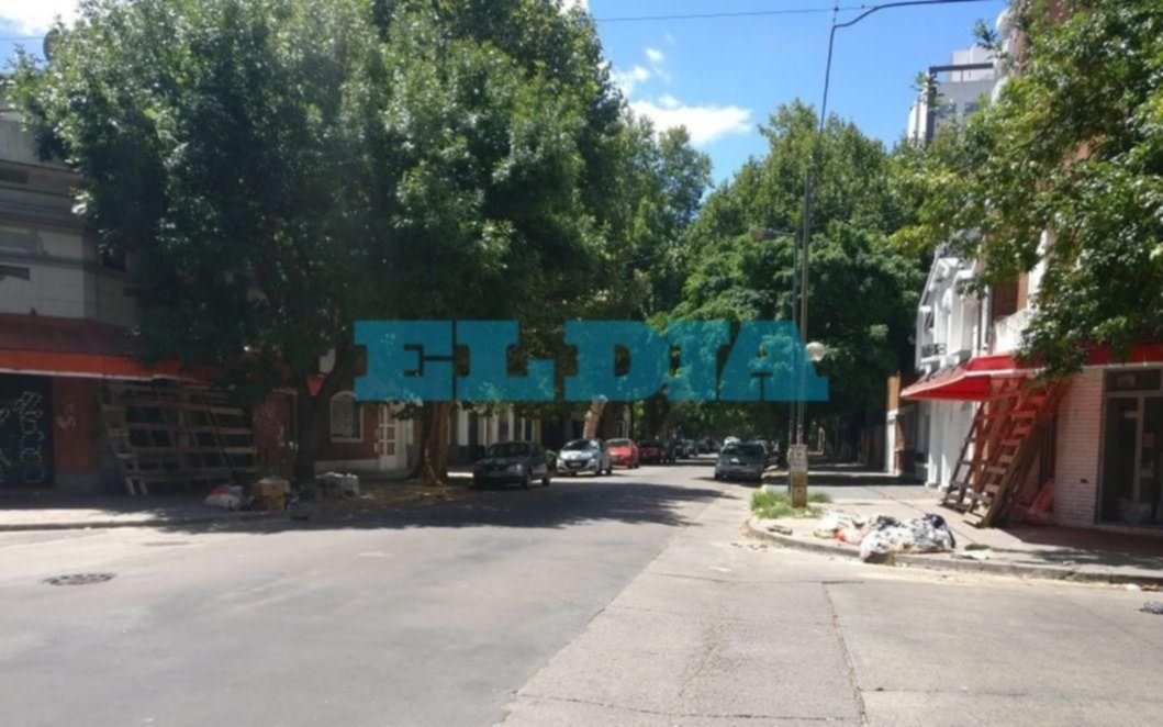 Preocupación por basura en las veredas de 43 y 10