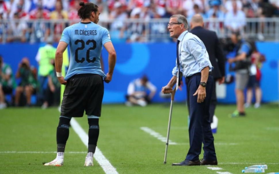 El "Maestro" Tabárez se recupera de una operación en la hernia umbilical