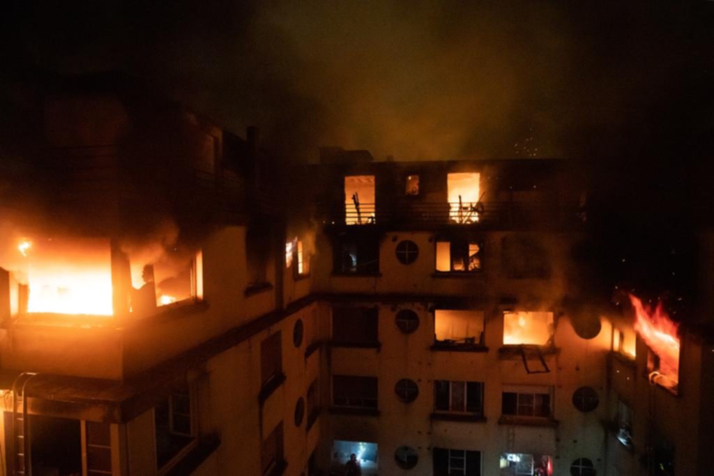 Incendio intencional en París: 10 muertos