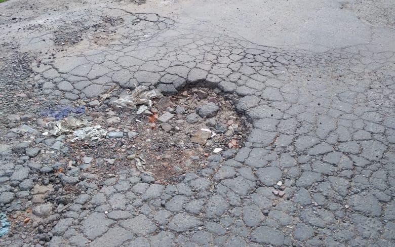 Denunciaron que las calles de Villa Castells están rotas