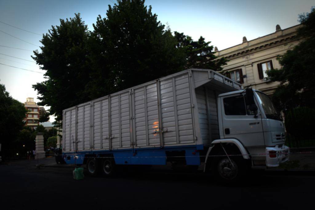 Arrancó la filmación de una película en la Legislatura y ya hay vecinos que se quejan
