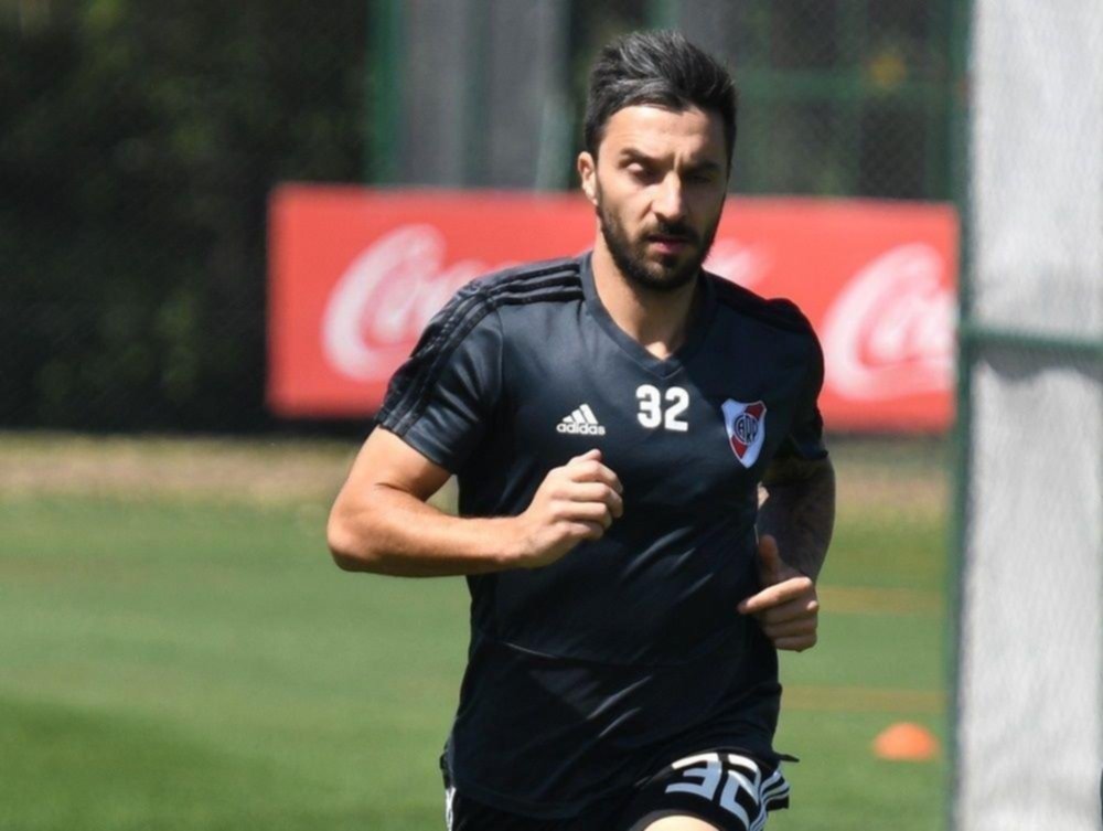 River se entrenó con Scocco como novedad