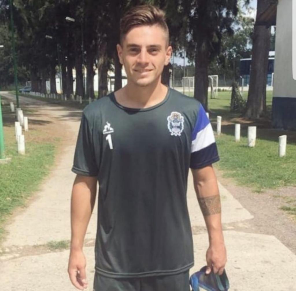 Inesperado arribo de un juvenil lateral derecho, que ya firmó contrato y jugará en Reserva