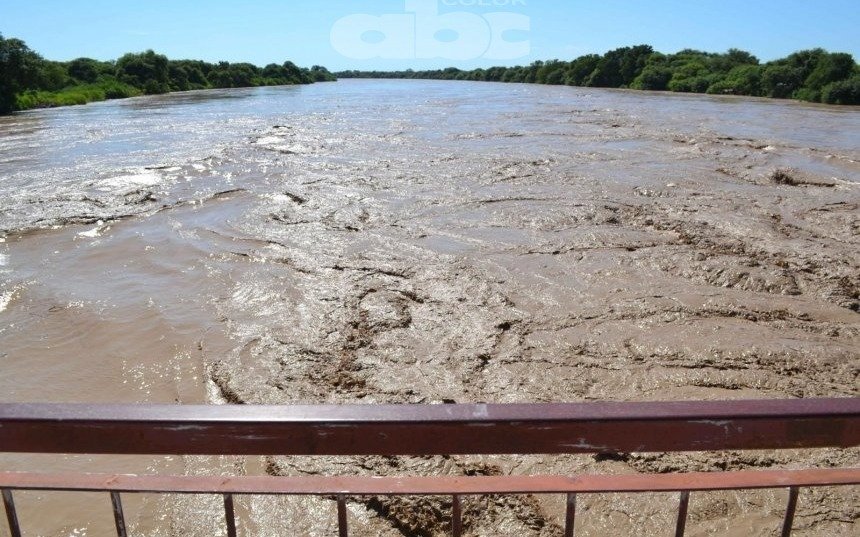 Aumentaron los evacuados por la crecida del río Pilcomayo en el norte salteño