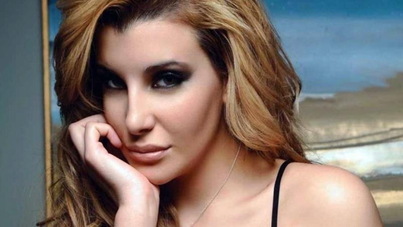 Obvia confesión de Charlotte: quiere un novio con plata