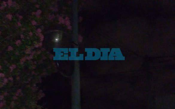 "Toda la cuadra está oscura", reclaman en la zona de 20 entre 32 y 33