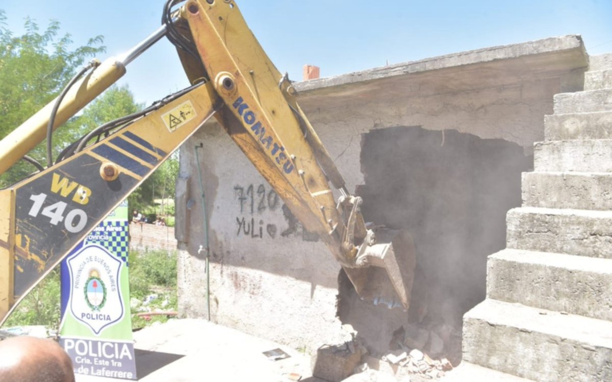 Ritondo supervisó la demolición del búnker de drogas número 90 