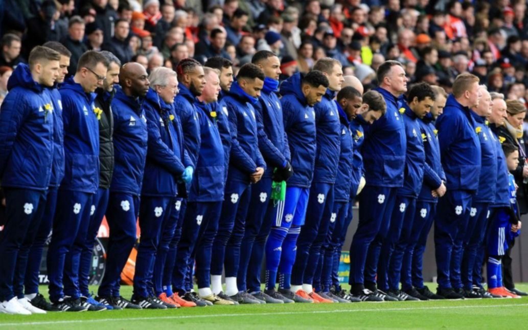 Cardiff volvió a jugar y le rindió un homenaje a Emiliano Sala