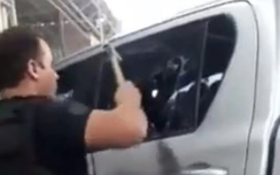 Imputaron al padre que dejó a su hijo encerrado en una camioneta