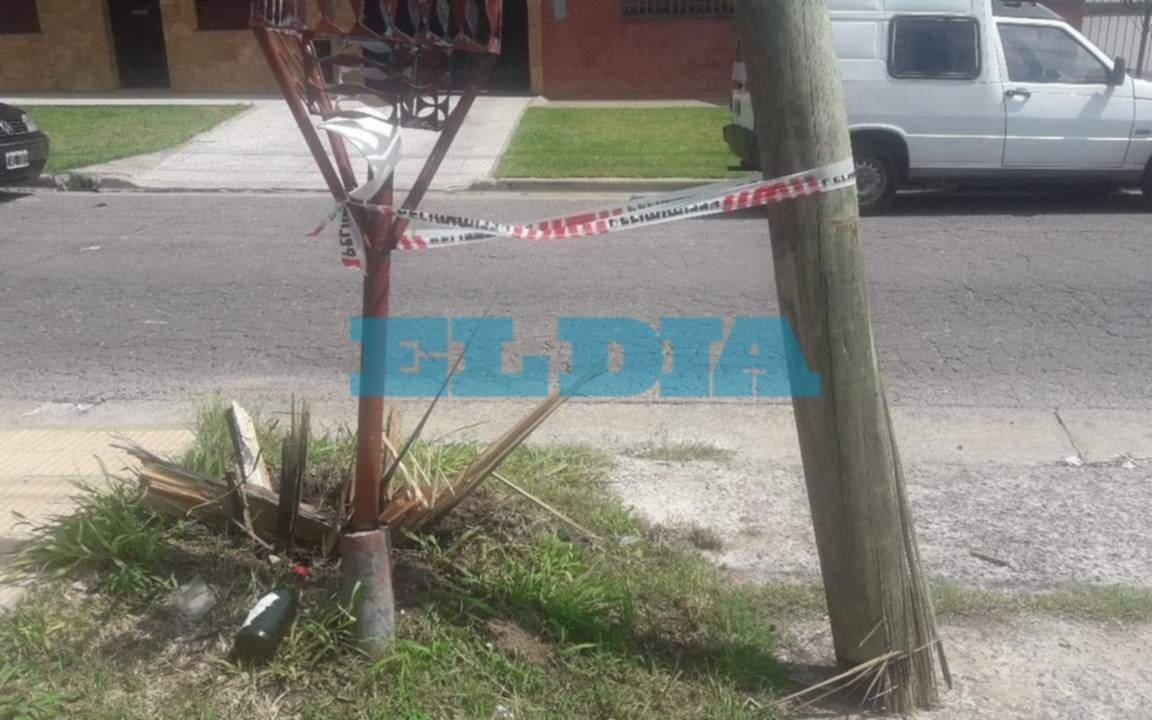 Denuncian poste a "punto de caer" en 139 entre 61 y 62