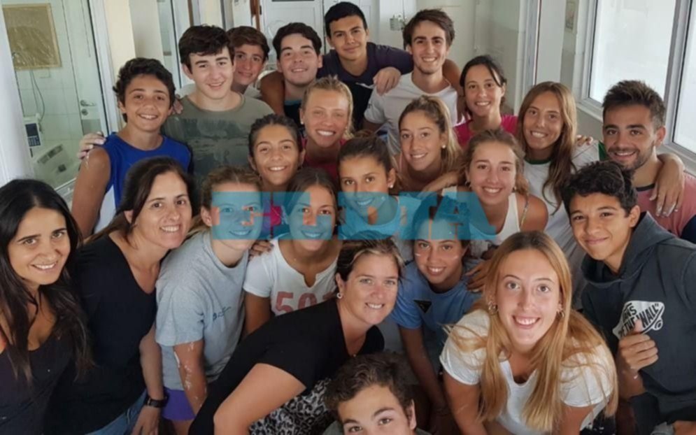 ¡Pura solidaridad! Chicos de un club platense pintaron una sala del Hospital de Niños