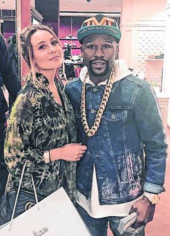 Mayweather le pidió el celular a una ex “GH”