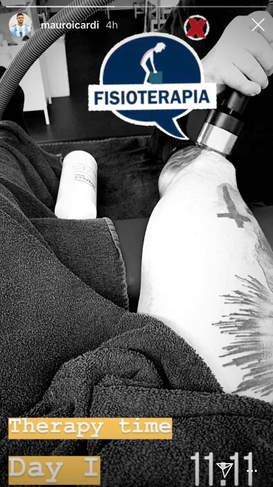 ¿Lesión o estrategia?: en medio del conflicto, Icardi publicó una foto tratándose la rodilla