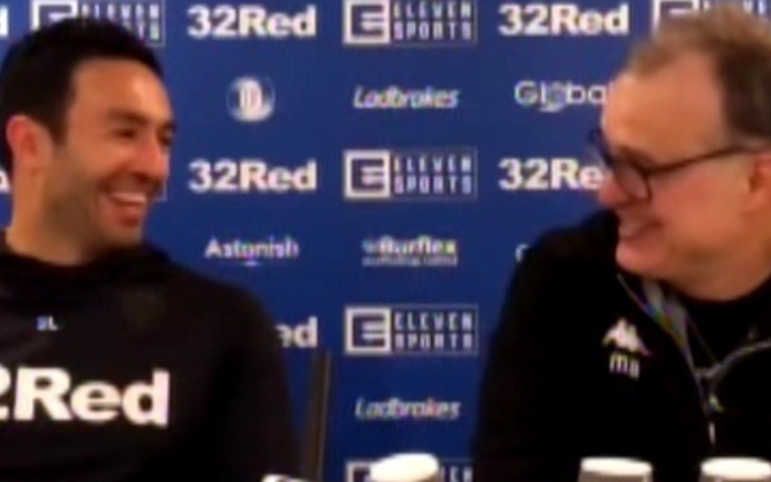 En todos los detalles: la corrección de Bielsa a su traductor en una conferencia de prensa