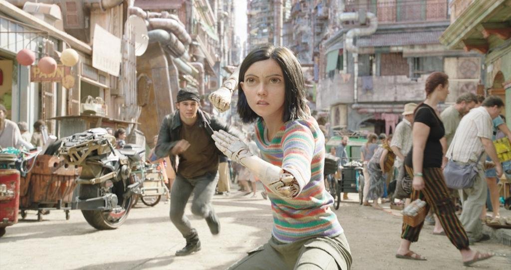 “Battle Angel”: Una ciudad implacable, una heroína vulnerable, un artificio con corazón
