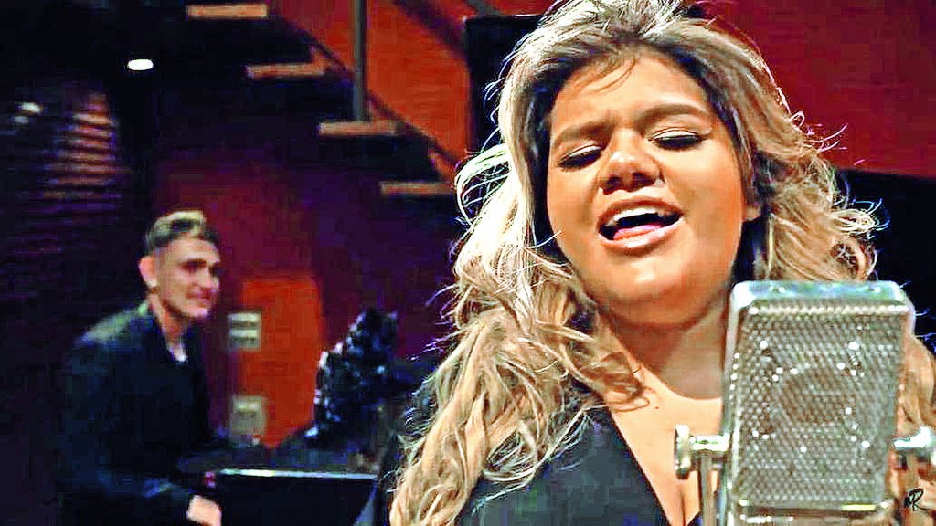 More otra vez en líos: ¿Plagió la canción que dedicó a su bebé?