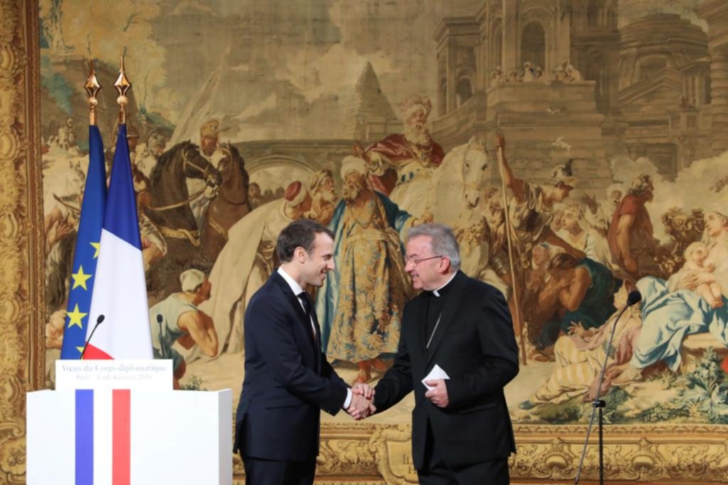 Investigan por presunto abuso sexual al nuncio Vaticano en Francia