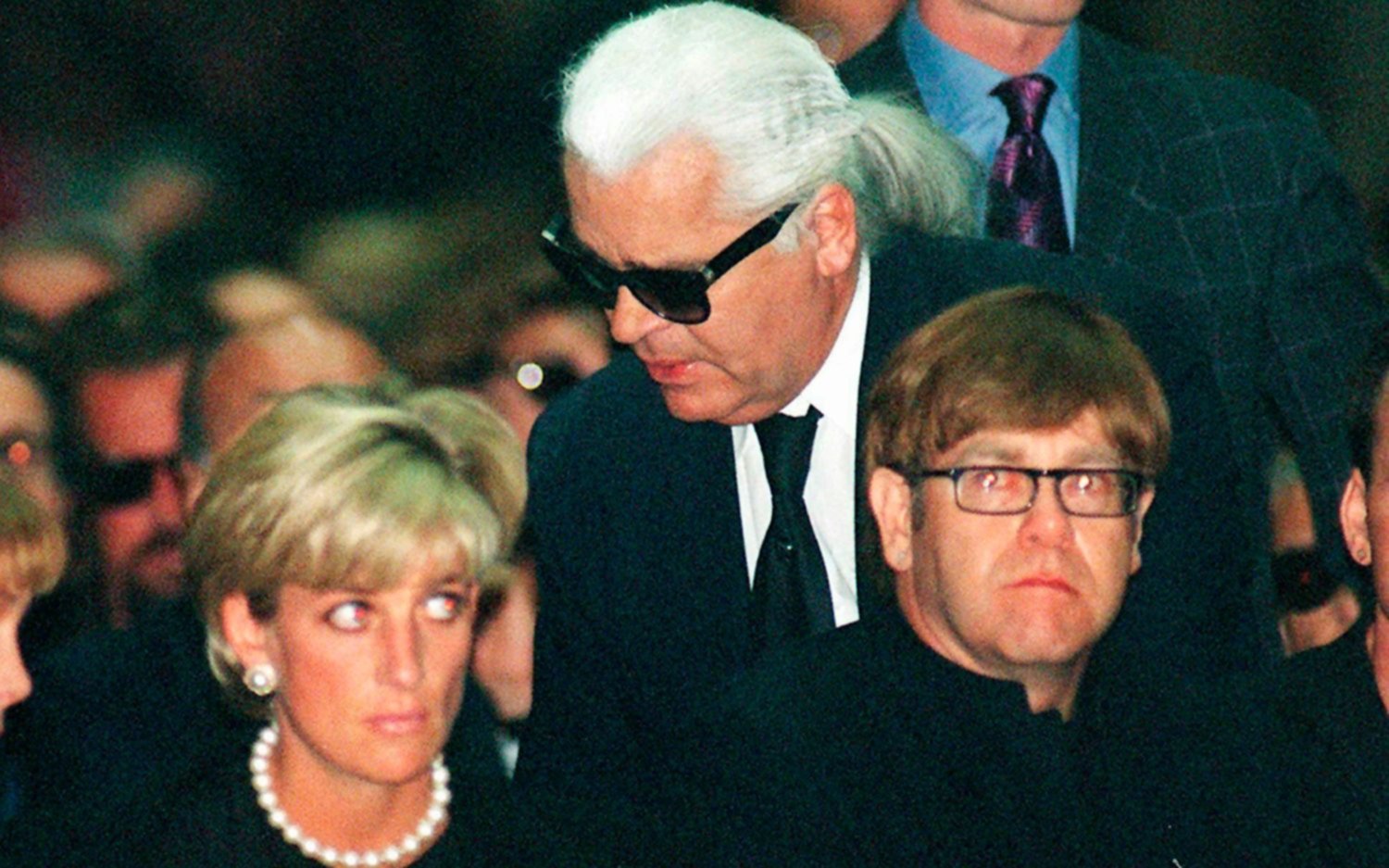 ¿Quién era Karl Lagerfeld, el "káiser" de la moda que le volvió a dar brillo a Chanel?